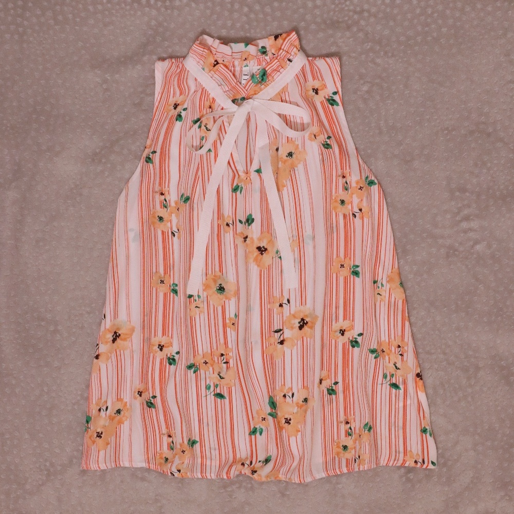 NWOT Elle Ribbon Self Tie Floral Blouse